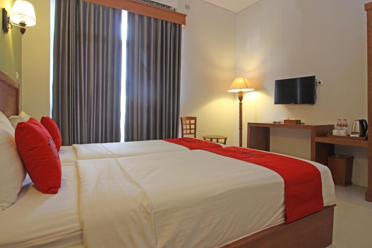 Reddoorz Premium Near Sleman City Hall Yogyakarta Exterior foto