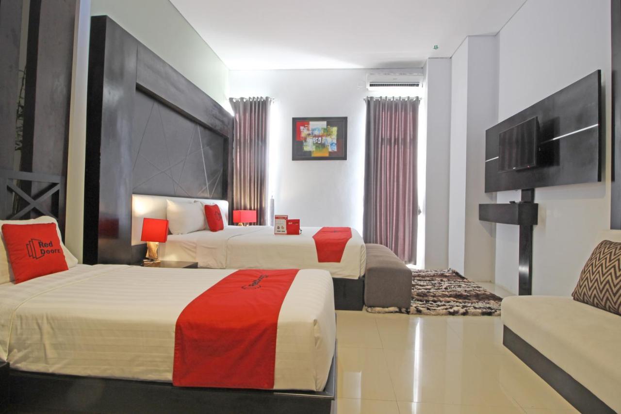 Reddoorz Premium Near Sleman City Hall Yogyakarta Exterior foto