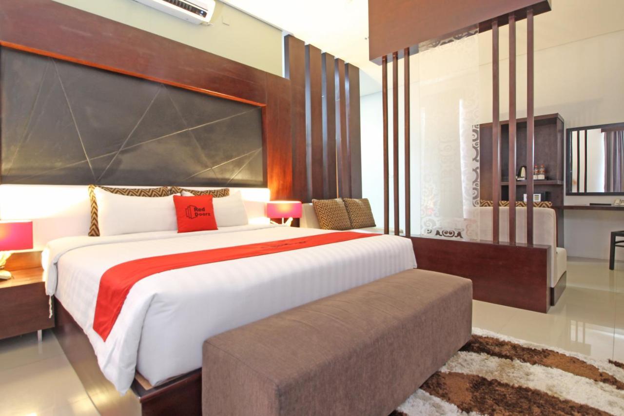 Reddoorz Premium Near Sleman City Hall Yogyakarta Exterior foto